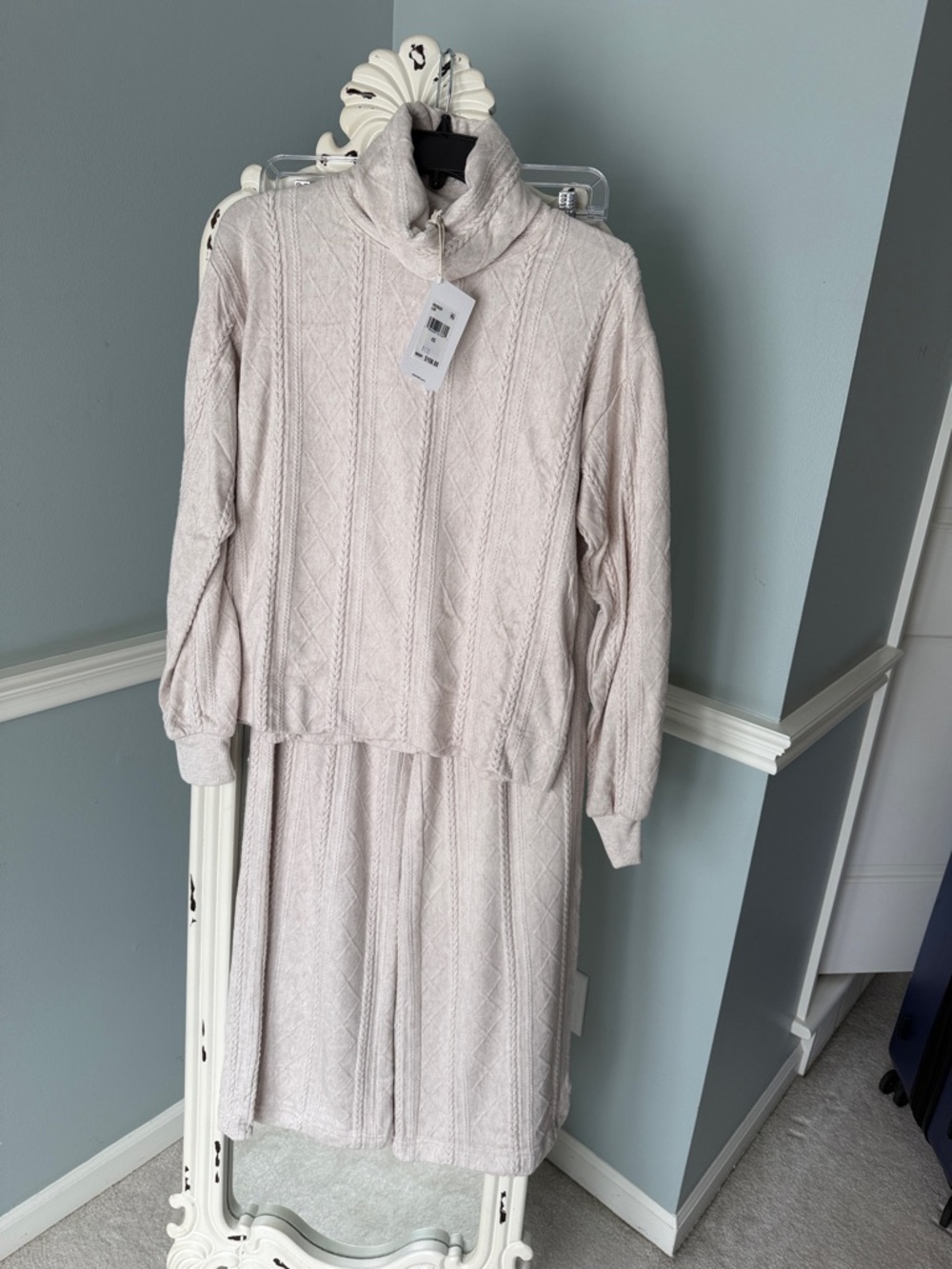 Splendid Cream Cable Knit Wide-Leg Pants and matching sweater. - Picture 4 of 4